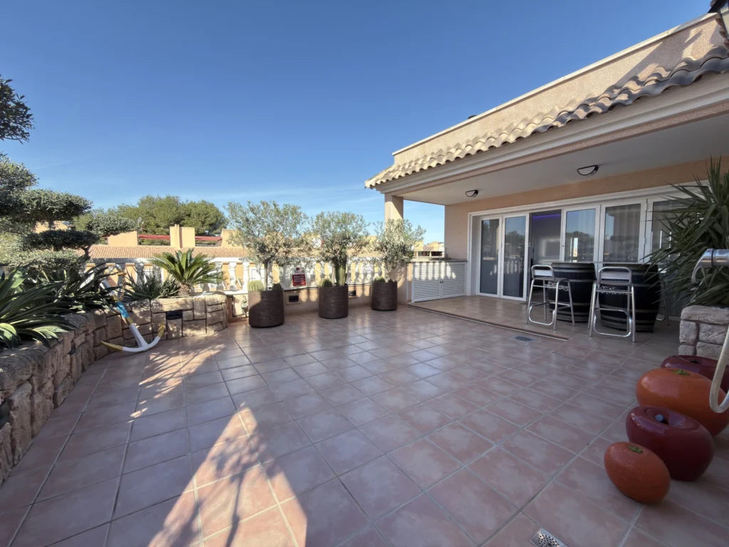 Exclusive 3-Bedroom Apartment with Spa Access and Large Terraces in Los Dolses, Orihuela Costa